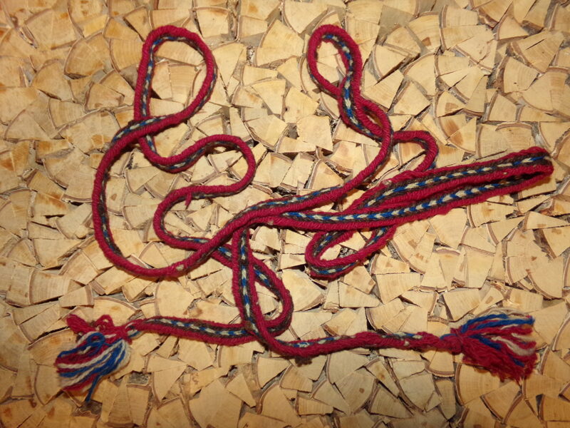 №41. Цветной пояс. Восточная Латвия. Начало 20 века. Ширина 1.5 см. Длинна 232 см.