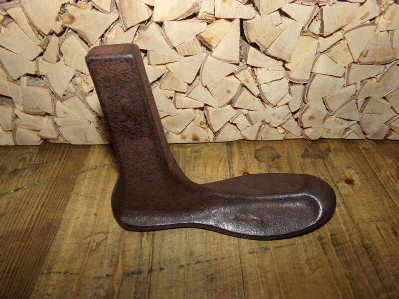 №69. Инструмент сапожника. Лапа. Начало 20 века.