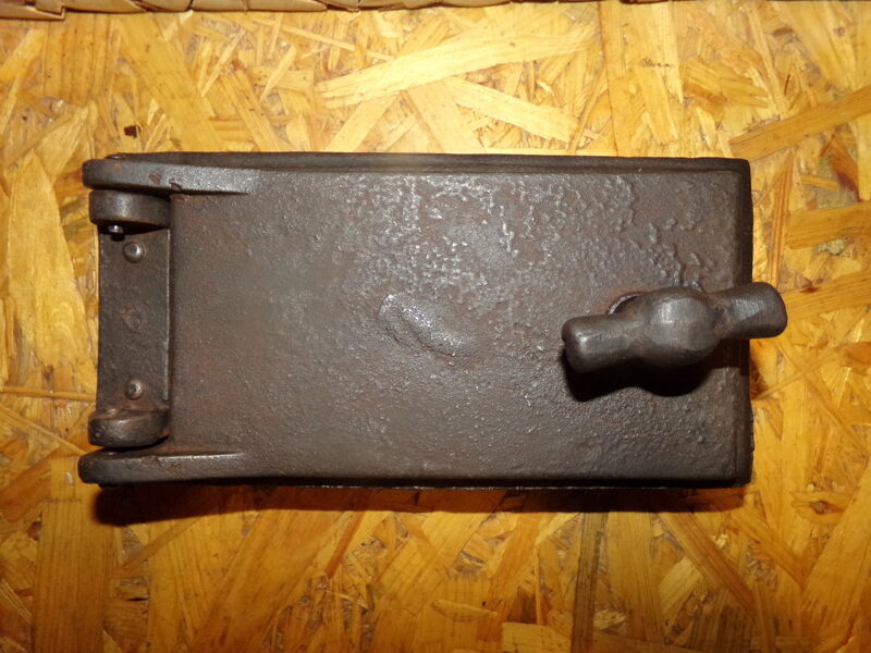 №29. Печная дверца без рисунка.