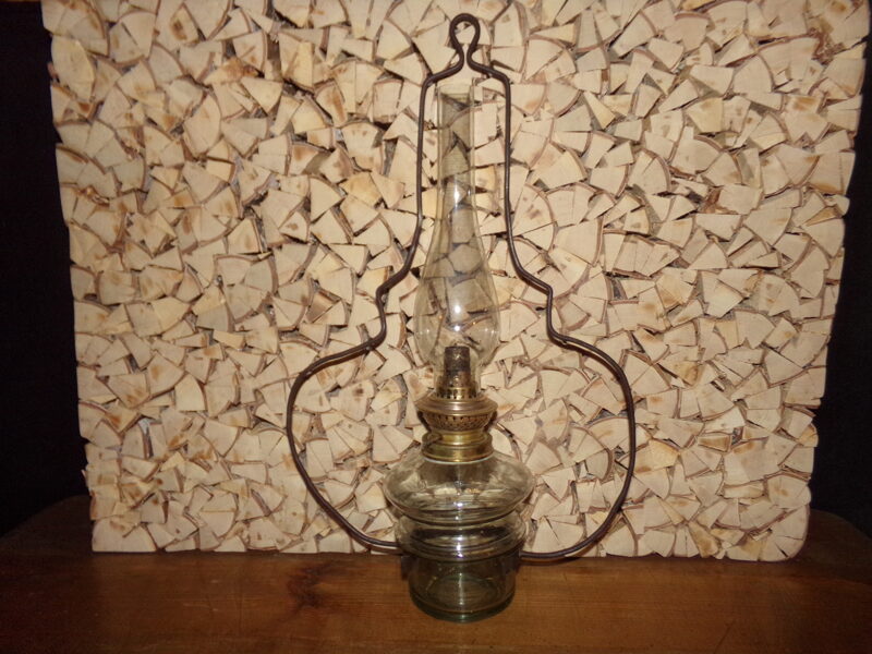 №14. Karināma petrolejas lampa