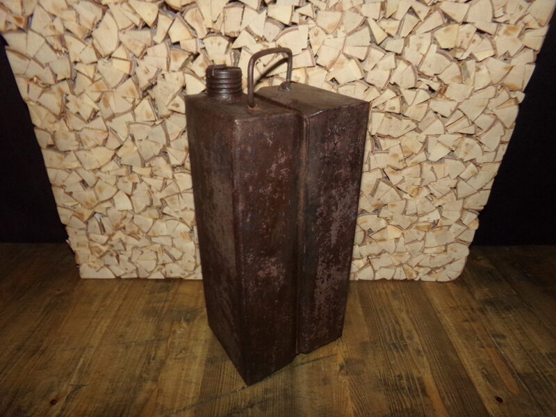 №34. Канистра.