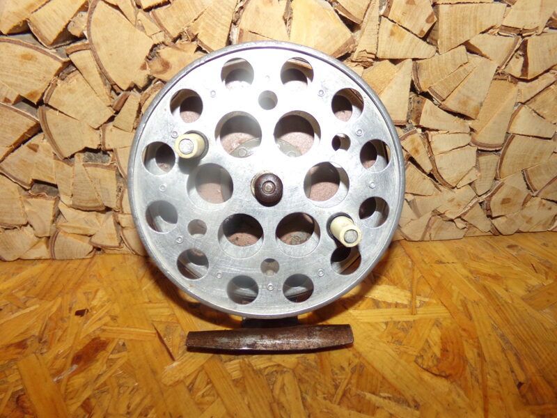 №135. Инерционная катушка для спиннинга "Нева". СССР.