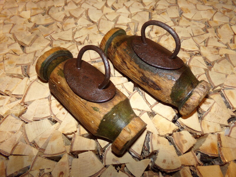 Две ручки для чересседельника. Восточная Латвия. Начало 20 века.