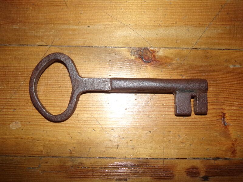 №6. Большой амбарный ключ.