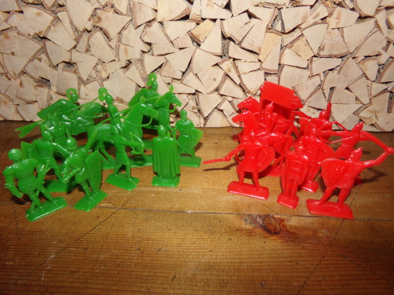 №23. PSRS laiku plastmasas zaldātiņi. Bruņinieki. 1970-tie gadi.