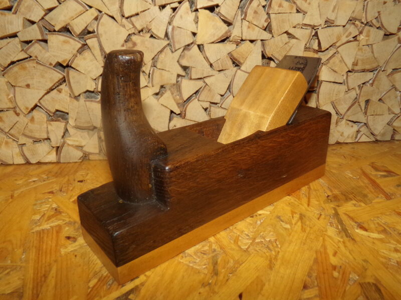 №129. Старинный рубанок из дуба в идеальном состоянии. Лезвие Redlich.