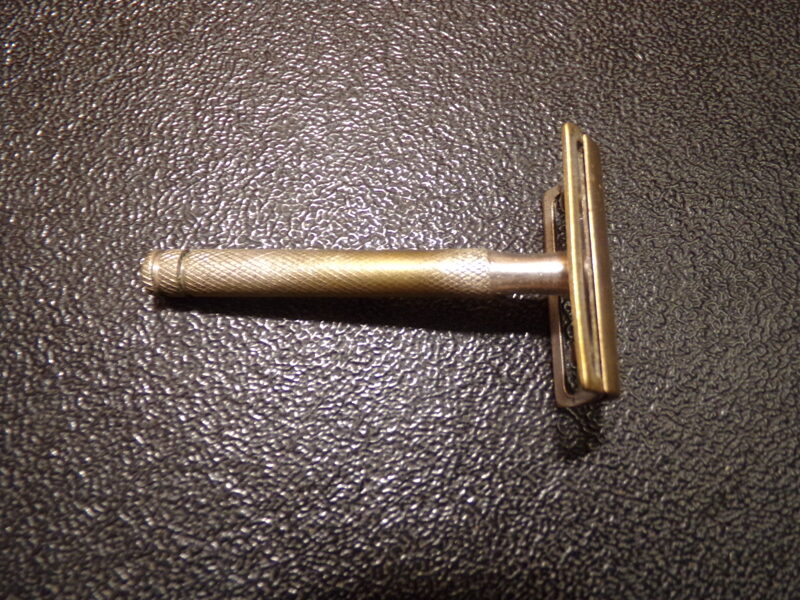 Бритвенный станок. СССР. Середина 20 века.