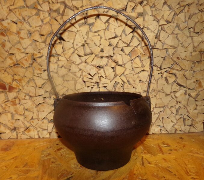 №64. Чугунок с ручкой. №4. Латвия. 1920-тые года.