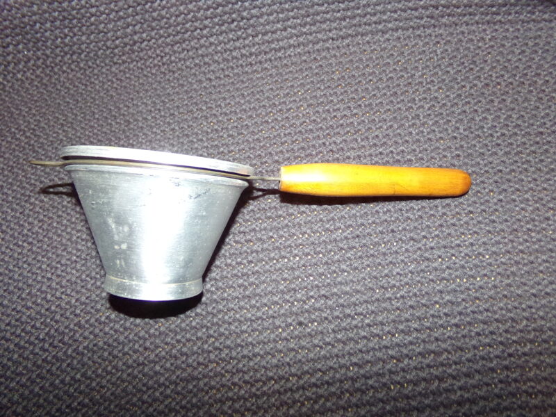 №57. Сито из металла с деревянной ручкой. СССР. 