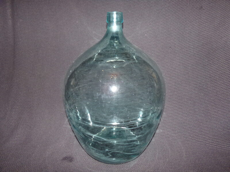 №47. Большая круглая бутыль. Объем 30 литров.