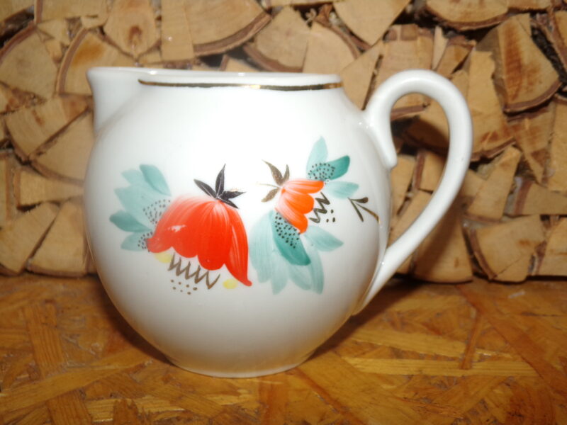 №81. Сливочник с росписью. Первомайский фарфоровый завод-Песочное. 1965 год. СССР.