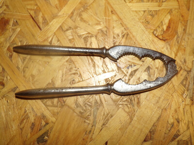 №80. Инструмент для колки орехов. Начало 20 века.