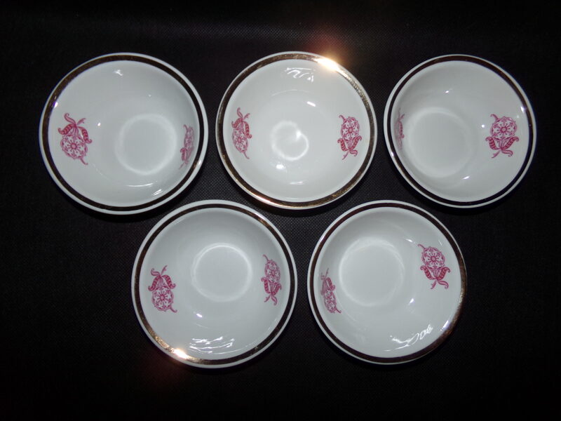 №36. Пять чашек. Рижский фарфор. СССР.