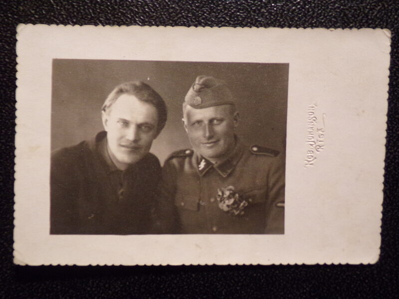 №16. Легионер с другом. Латвия. 1942-44 года.