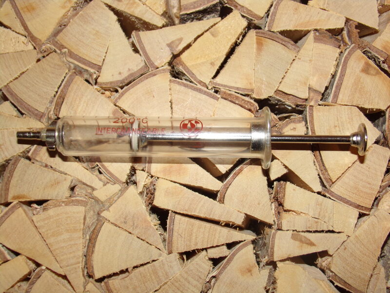 Стеклянный шприц. 5 мл.