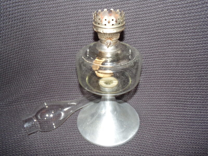 №39. Керосиновая настольная лампа на массивной алюминиевой подставке. СССР. Середина 20 века.