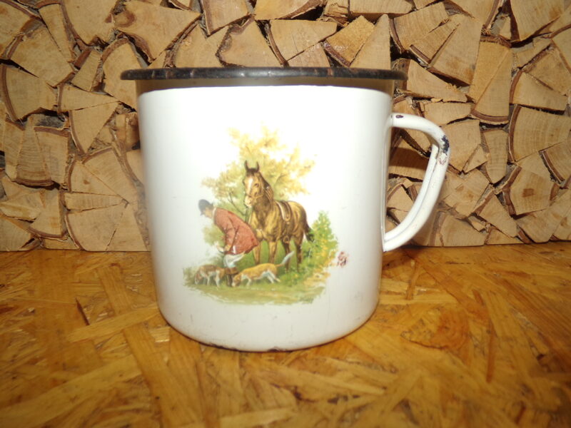 №67. Эмалированная кружка из жести с рисунком. СССР. 