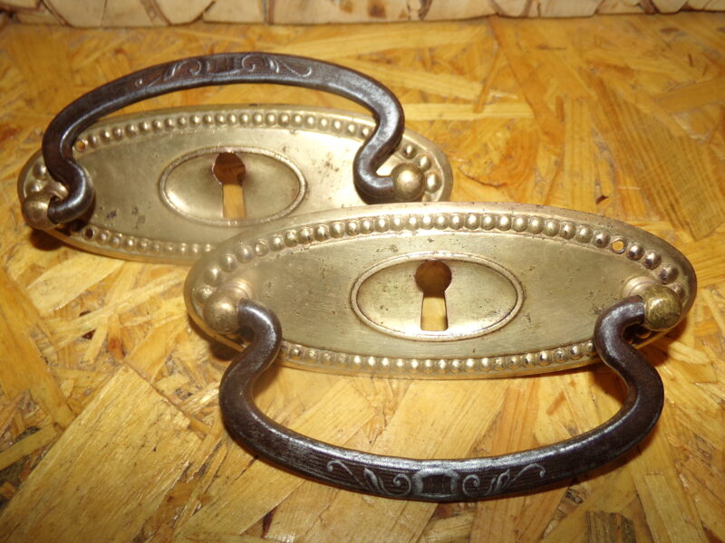 №44. Две мебельные ручки. Материал-бронза, сталь.