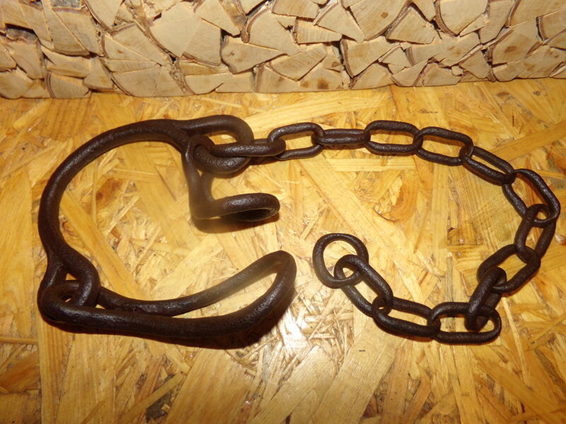 Кованные конские путы. Восточная Латвия. Начало 20 века.