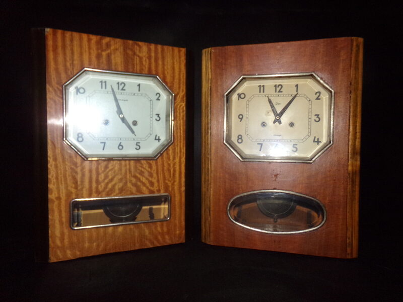 Настенные механические часы "Янтарь". СССР. 1960-тые года.