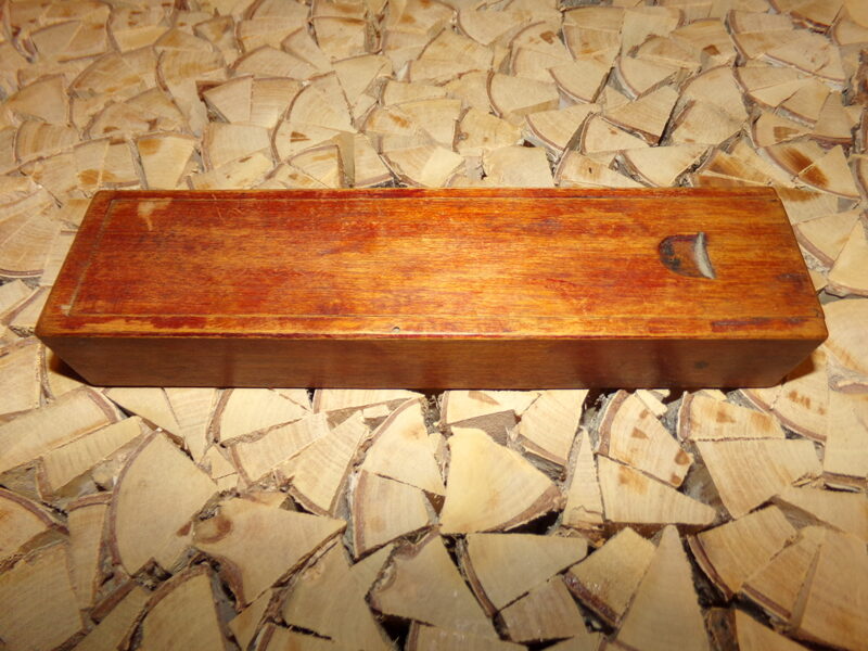 №43. Деревянный ученический пенал. Латвия. Начало 20 века.