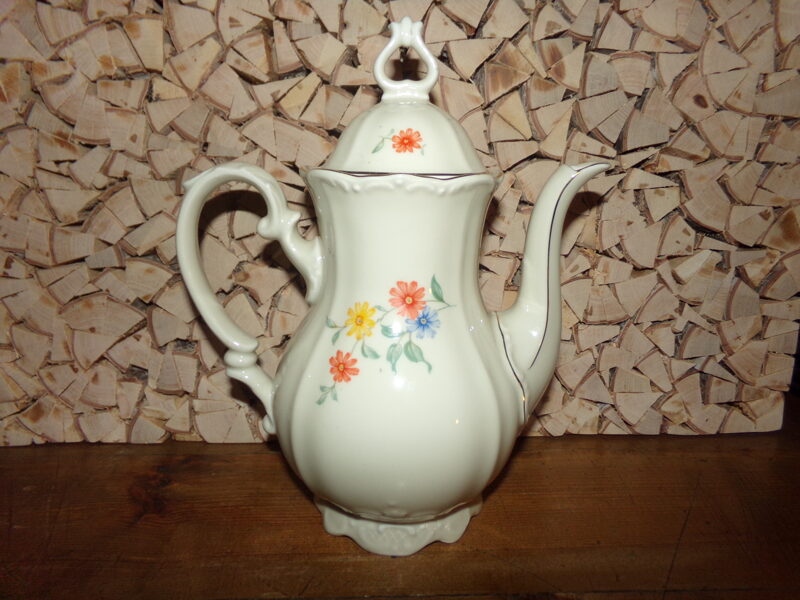 №40. Кофейник с клеймом "импорт".