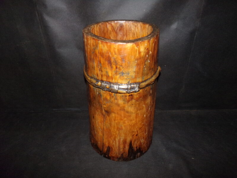 №39. Izgrebta muca ar riņķi