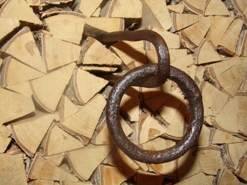 №59. Кованное кольцо со скобой. Восточная Латвия. Начало 20 века.