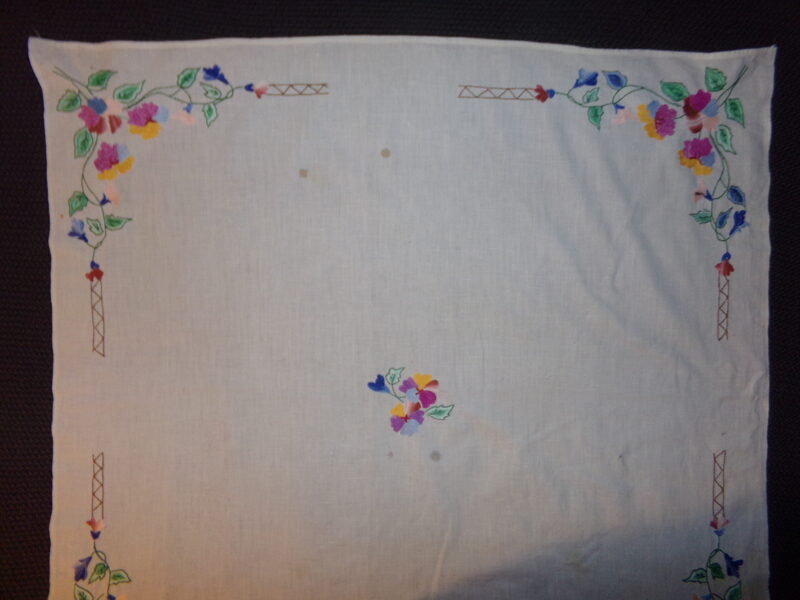 №26. Настенная салфетка с вышитым узором. Восточная Латвия. Начало 20 века.