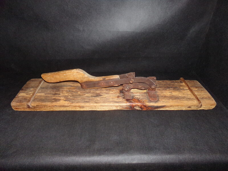 №43. Ручной станок для резки табака.