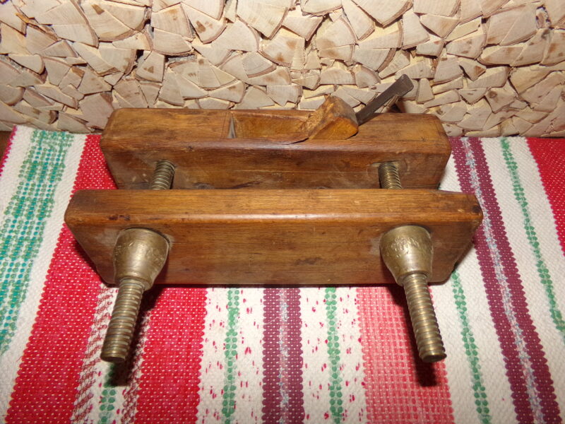 №16. Рубанок с бронзовыми деталями.