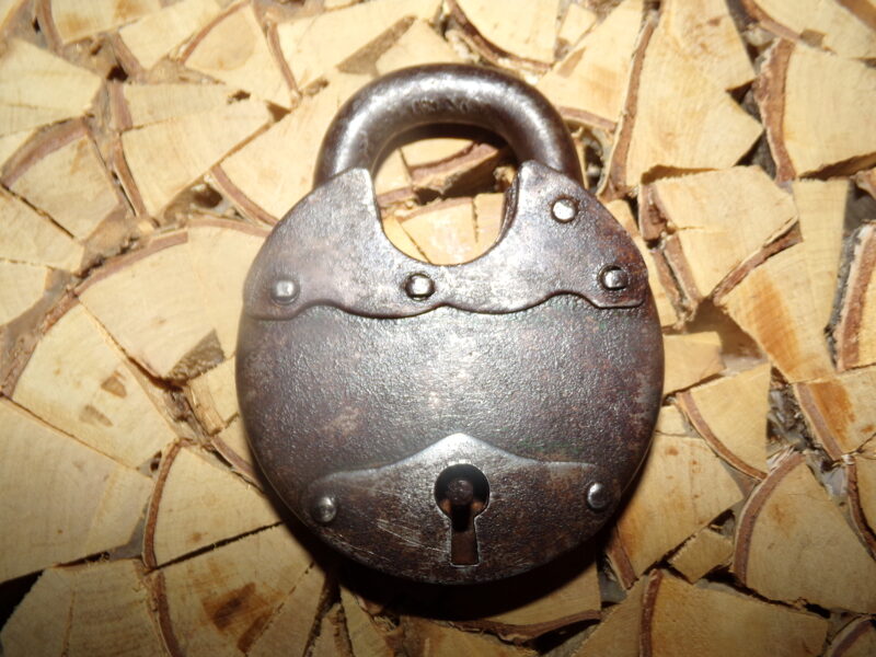 №30. Навесной замок. СССР.