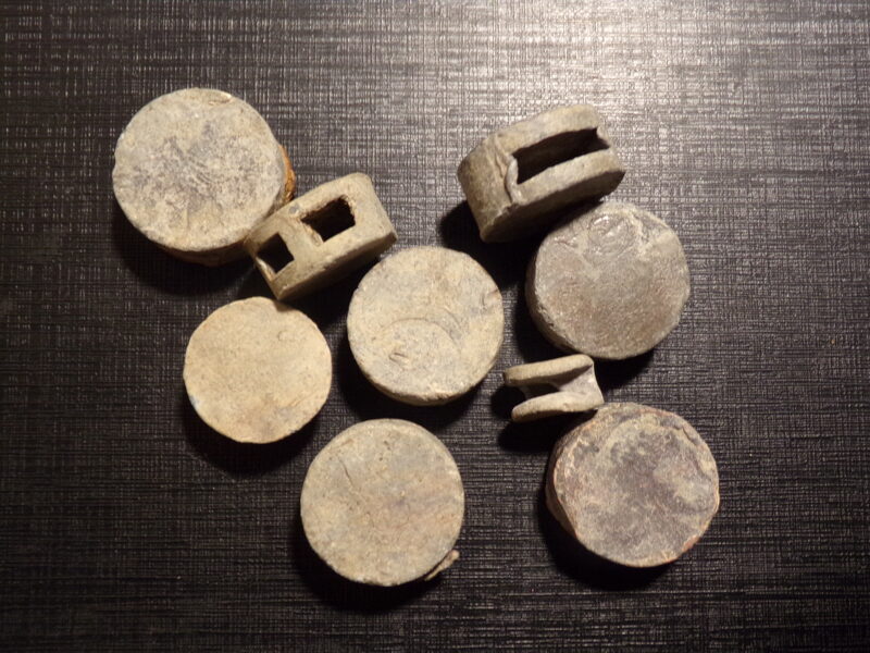 №22. Свинцовые пломбы-заготовки без оттиска.  Латвия. 1920-тые года.