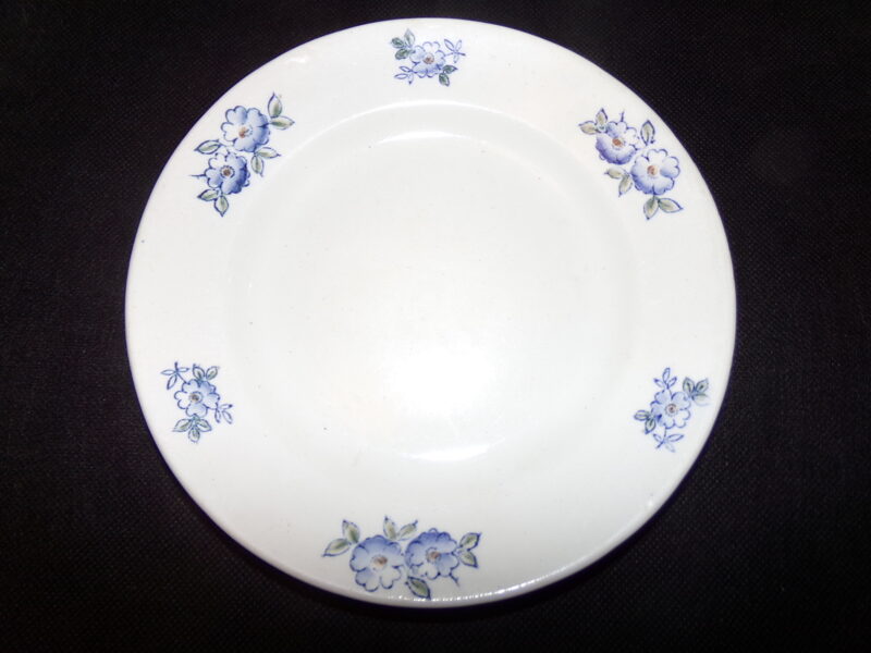 №65. Тарелка с узором. Рижский фарфор. СССР.