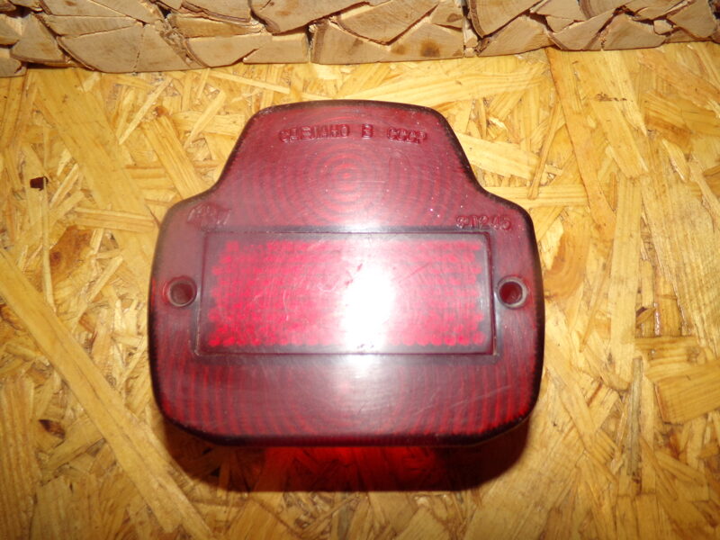 №66. Стекло заднего фонаря для мотоцикла. ФП 246. СССР.