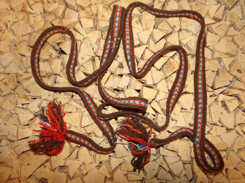 №42. Цветной пояс. Восточная Латвия. Начало 20 века. Ширина 2 см. Длинна 242 см.