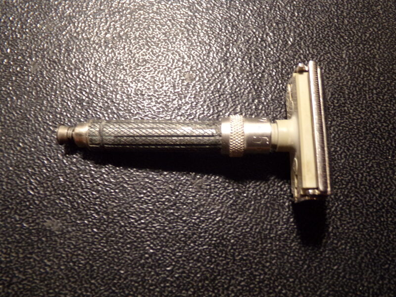 Т-образный бритвенный станок. 1975 год. Германия.