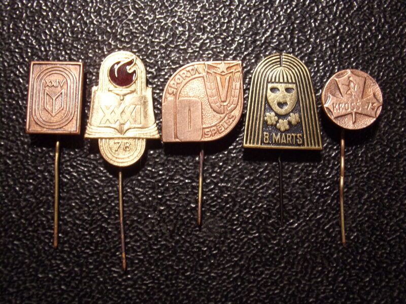 №23. 5 значков времен Советской Латвии.