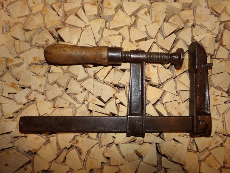 №85. Струбцина с деревянной ручкой.