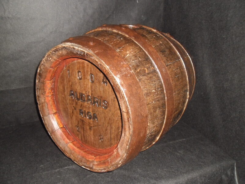 Дубовый боченок Алдарис. Рига.