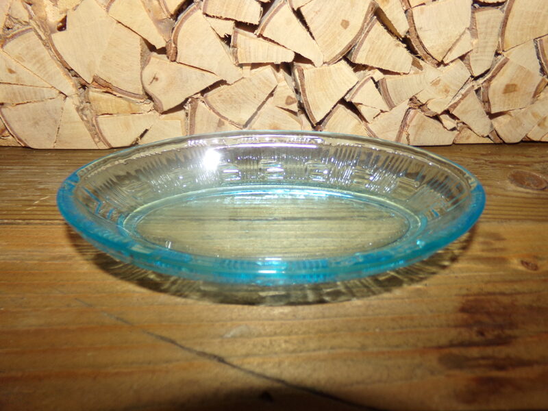 №52. Овальное блюдце из синего стекла. СССР.