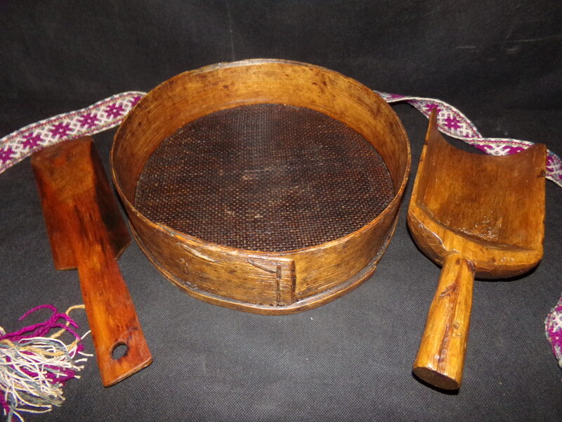 №42. Инструмент для муки. Сито. Совок. Скребок.