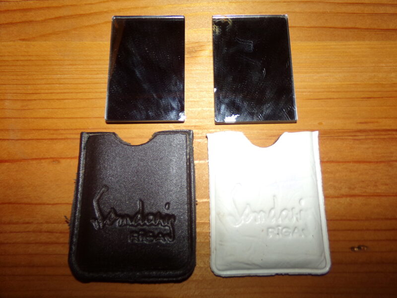 Миниатюрные зеркала в чехлах. "Сомдарис". Рига. Советская Латвия.