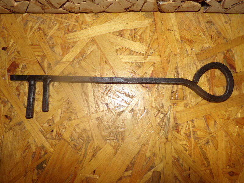 №74. Кованный амбарный ключ. Восточная Латвия. 19 век.