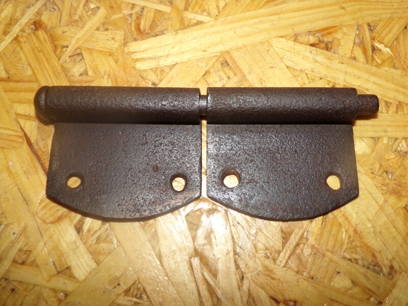 №28. Дверная завеса с округленными пластинами.