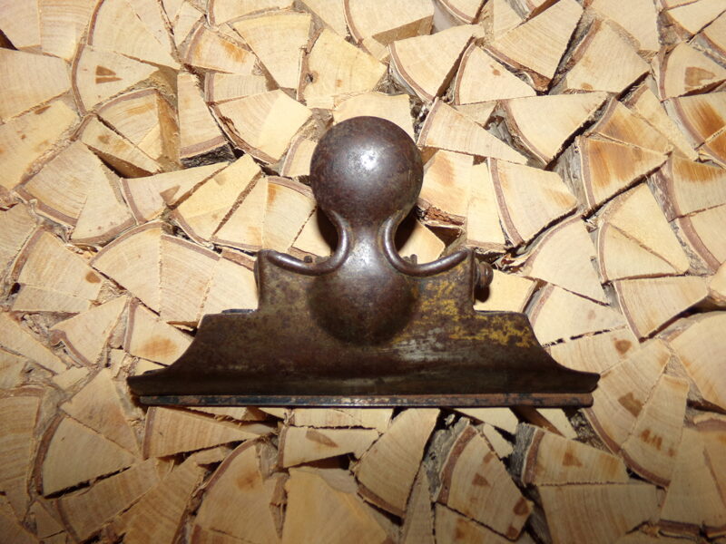 Настенный зажимной держатель. Начало 20 века.