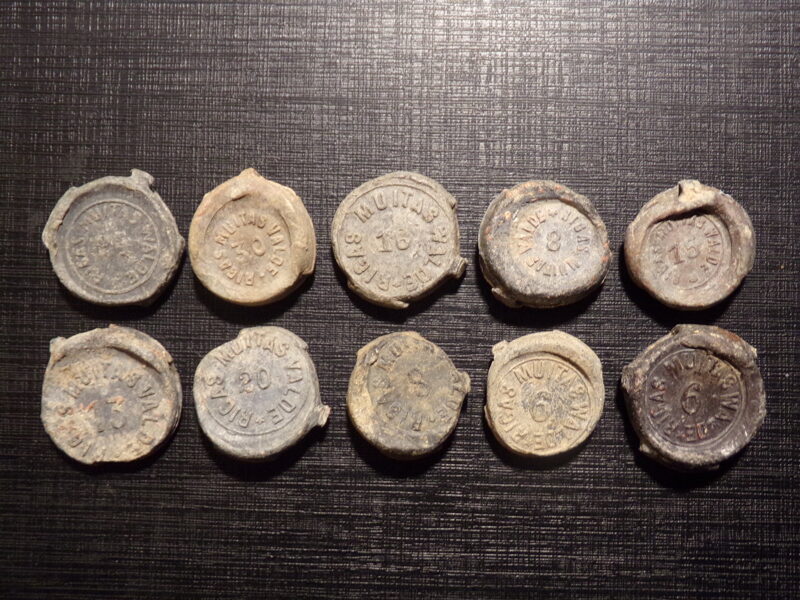 №23. Десять свинцовых контрольных пломб. Управление рижской таможни. Латвия. 1922 год.