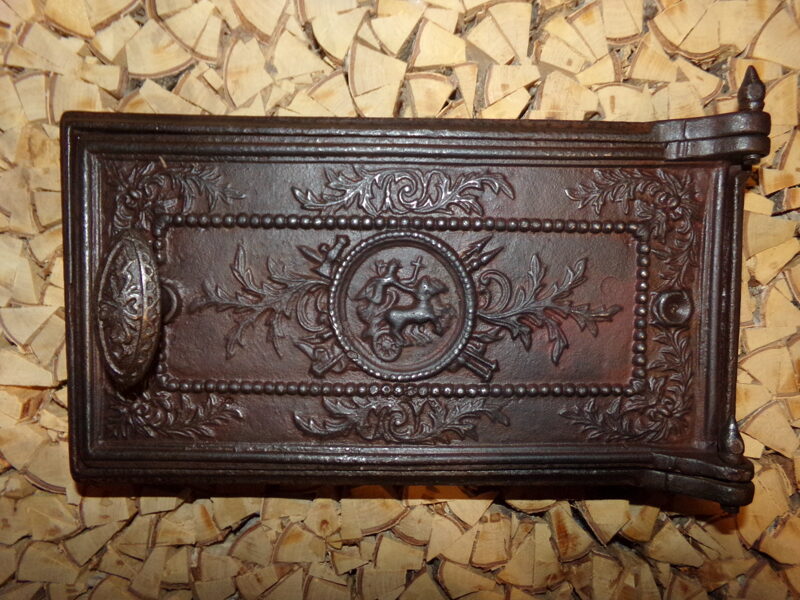 №25. Дверца с изображением колесницы. Правосторонняя. Клеймо "130."  Россия. Начало 20 века.