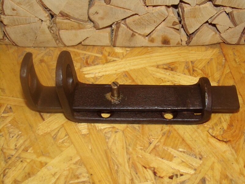 №43. Дверная задвижка из толстого металла. Восточная Латвия. начало 20 века.