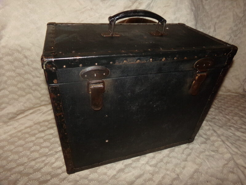 №26. Кейс-футляр. СССР. Середина 20 века.